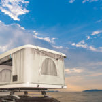 Chýba vám pri stanovačke pohodlie? So strešným stanom nebude